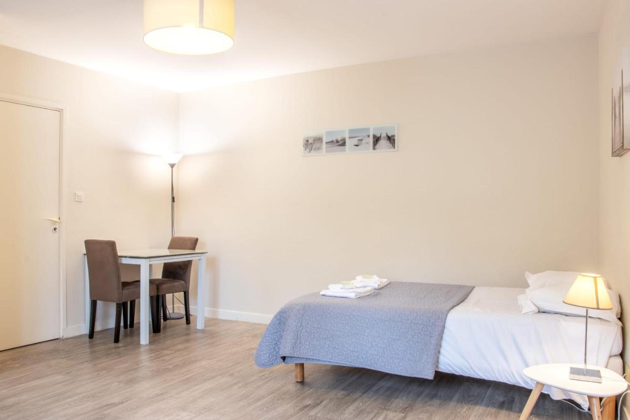 דירות פואטייה Le 12 Carnot - Serenite Assuree Dans Ce Grand Studio מראה חיצוני תמונה